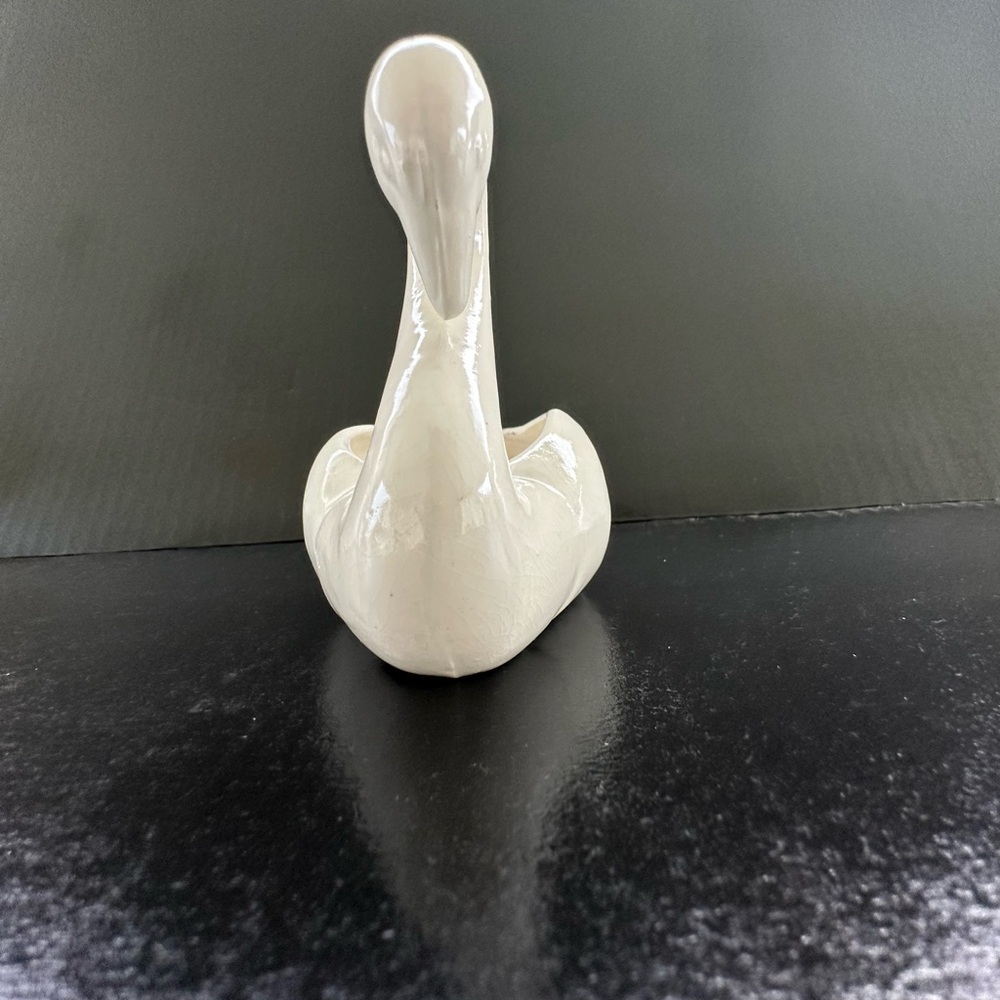 Elegant White Swan Figurine - Picture 2 of 14
